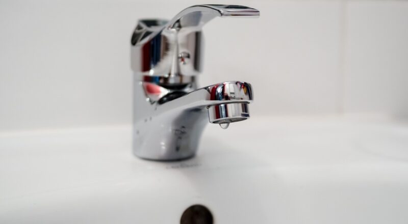 Kalkablagerungen Wasserhahn